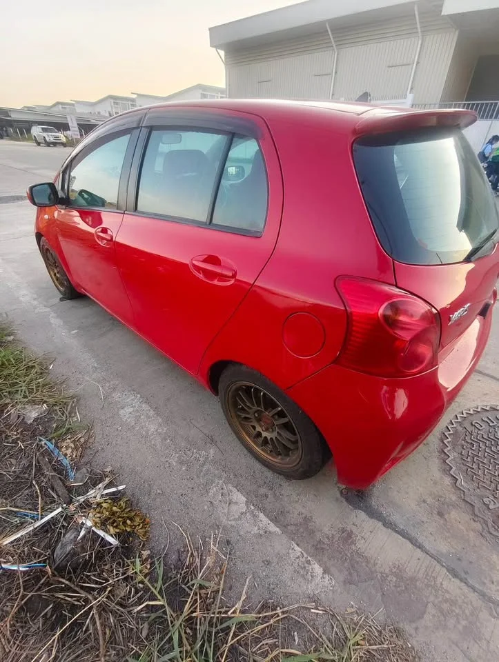 2013 Toyota Yaris II 2