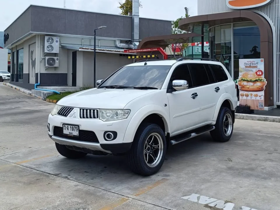 2011 Mitsubishi Pajero Sport II 3
