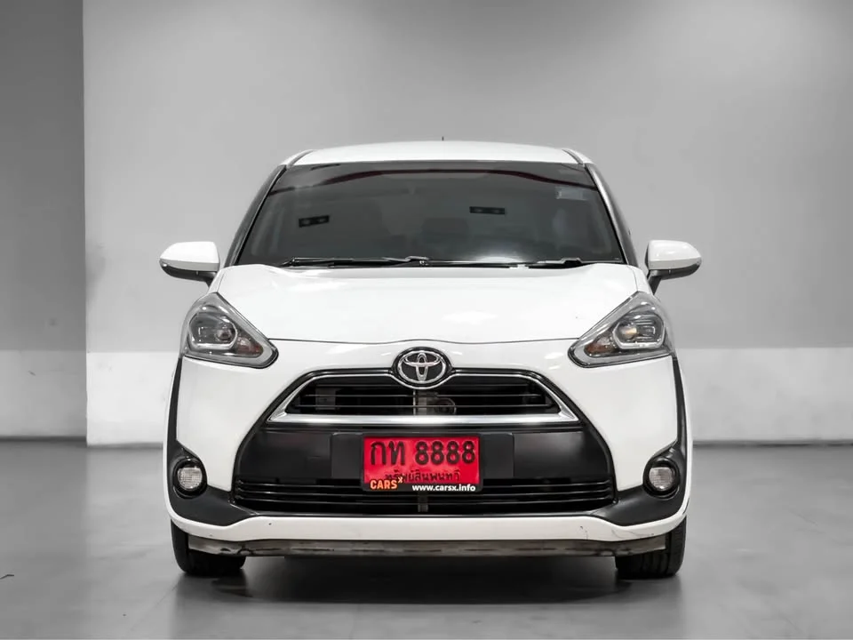 2017 Toyota Sienta II 2