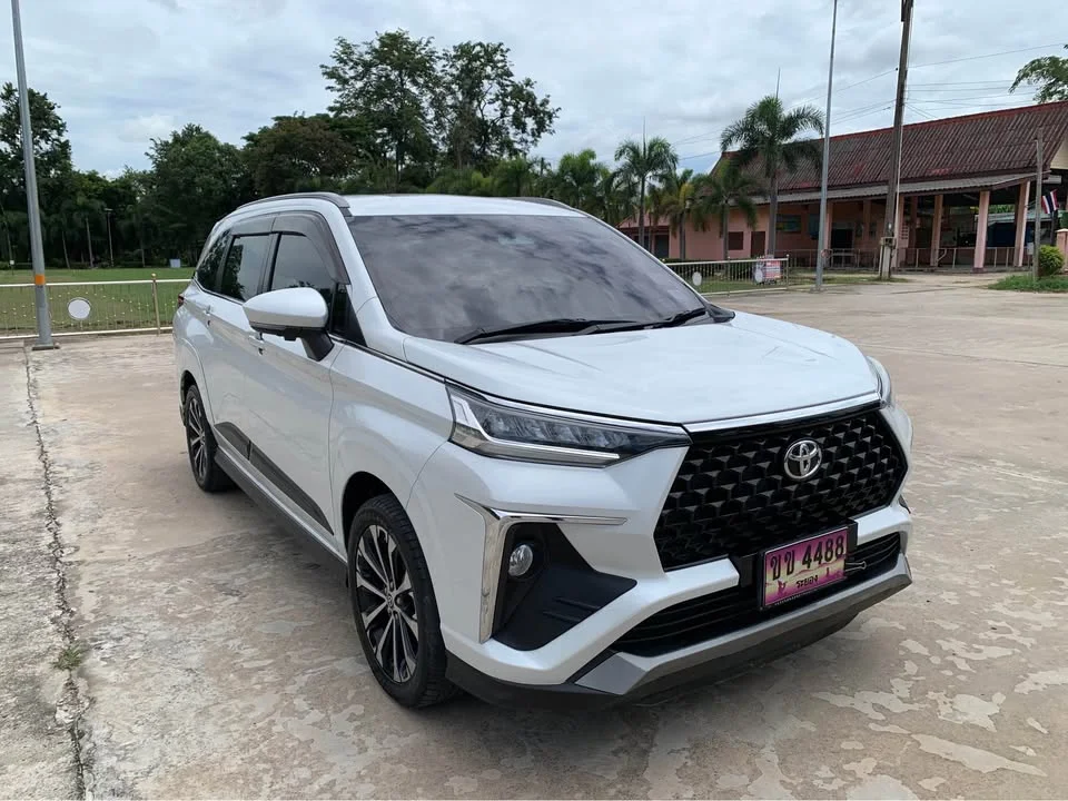 2022 Toyota Veloz III 2