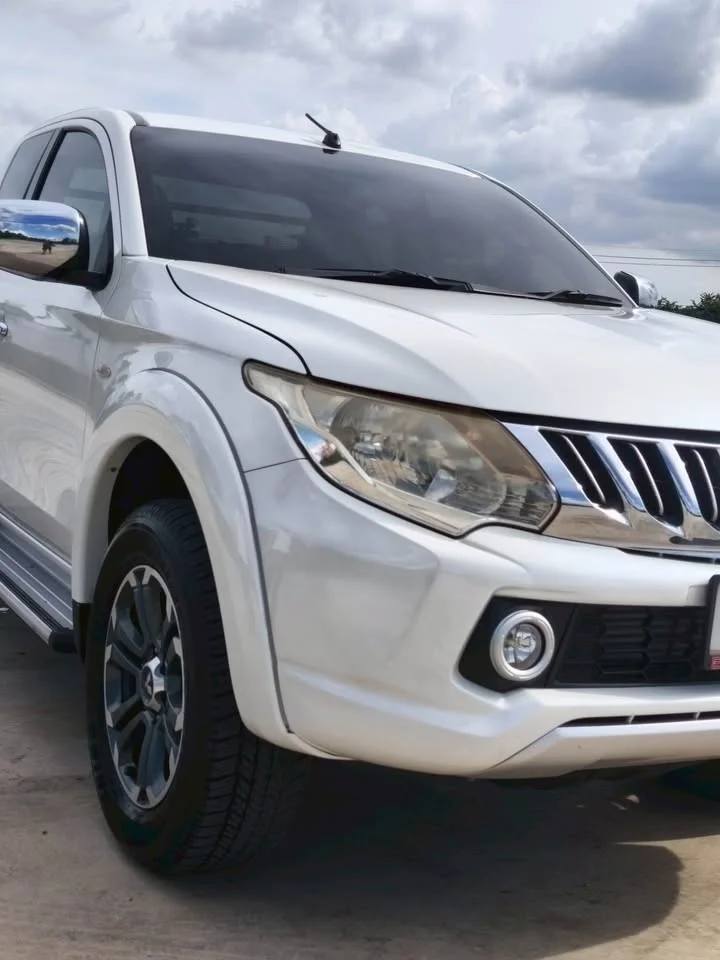 2015 Mitsubishi Triton V 3