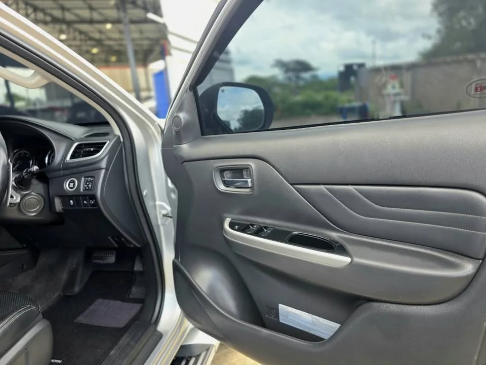 2022 Mitsubishi Triton V 3