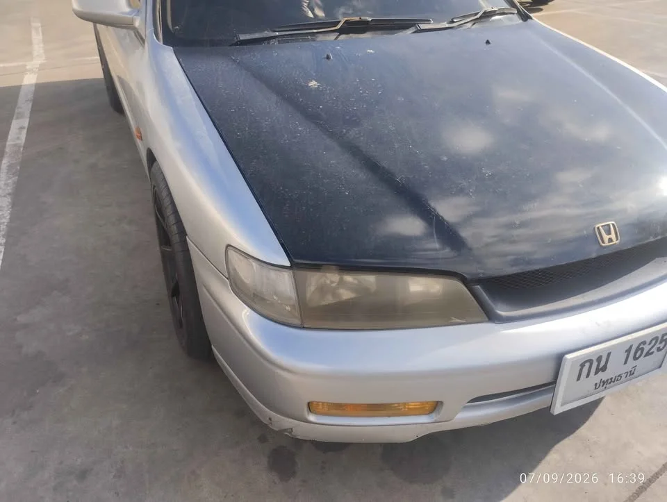 1997 Honda Accord V 2