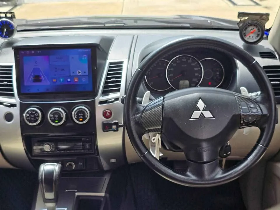 2012 Mitsubishi Pajero Sport II 2
