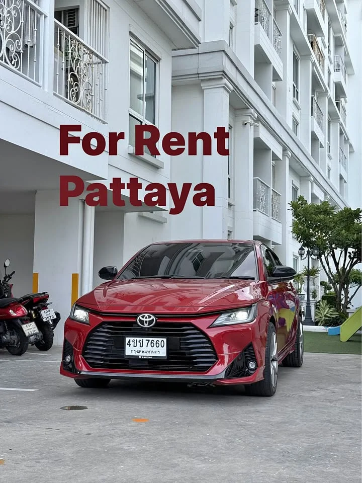 2024 Toyota Yaris ATIV IV 3