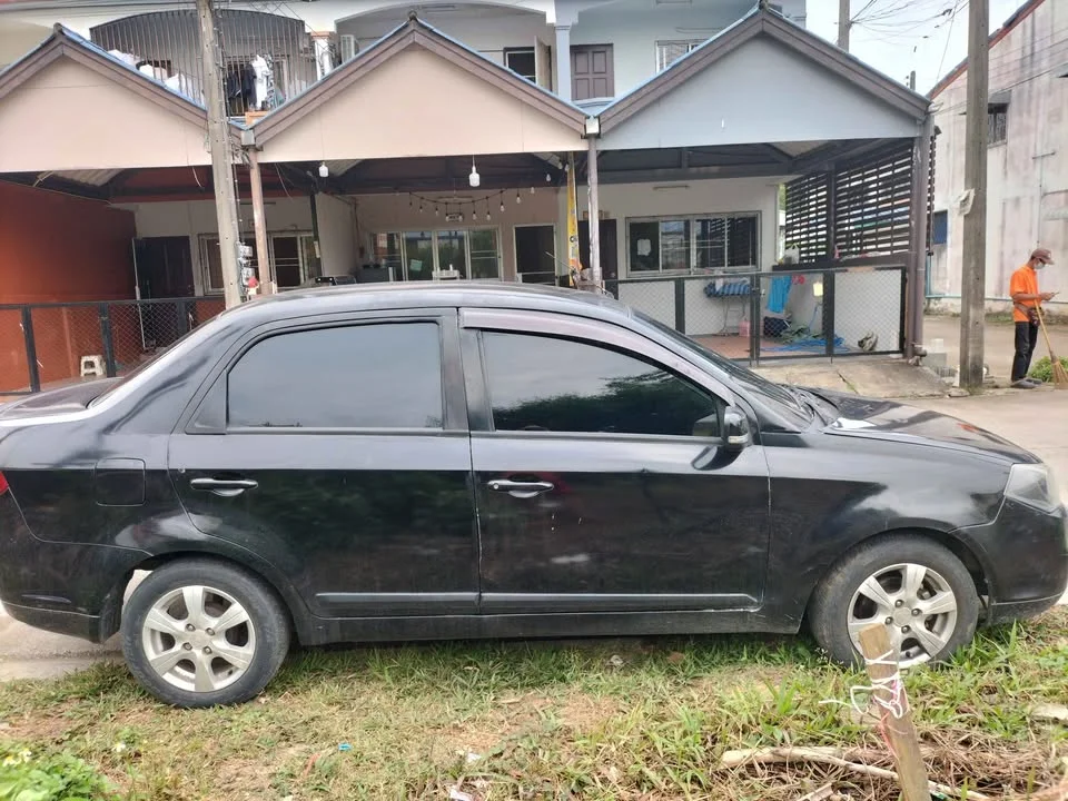 2010 Proton Saga II 2