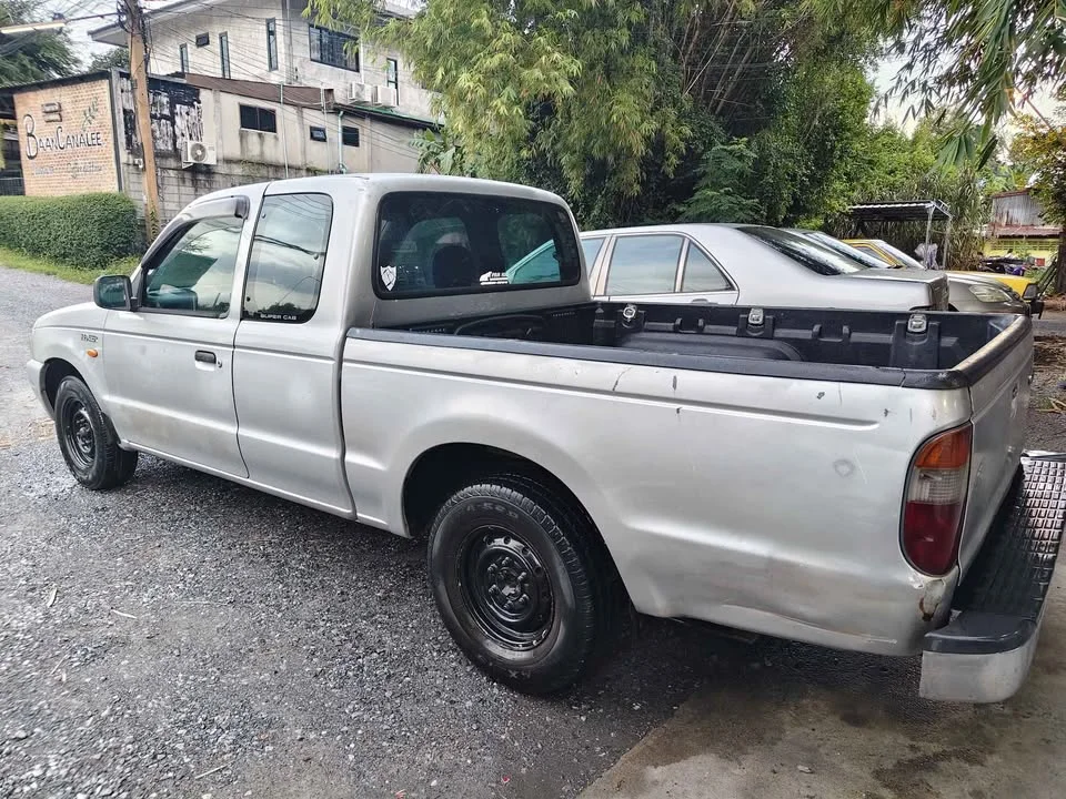 2002 Mazda 2500 Fighter V 3