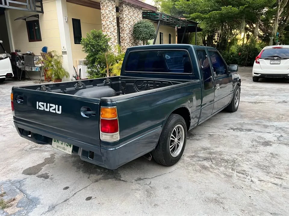 1995 Isuzu TFR III 3
