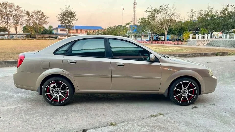 2005 Chevrolet Optra 3