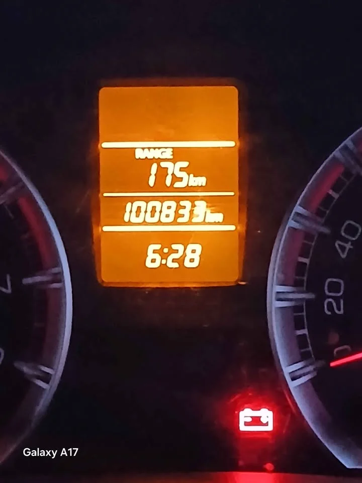 2014 Suzuki Swift II 3