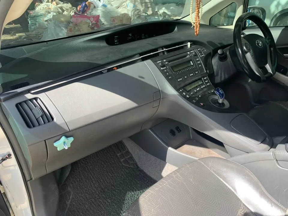 2011 Toyota Prius III 3