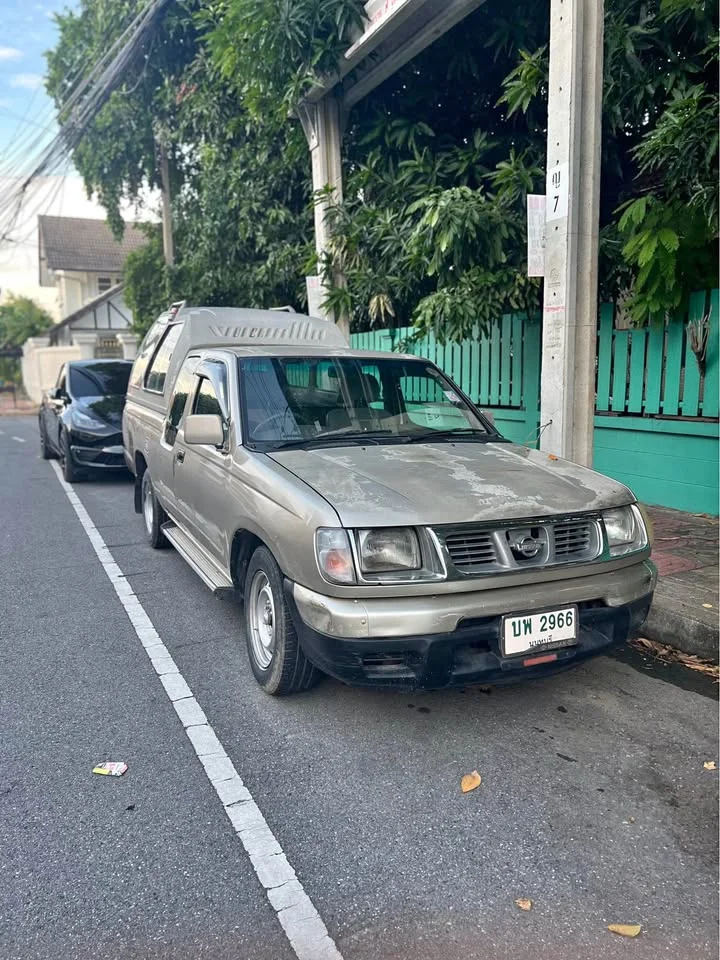 Nissan Frontier I 2