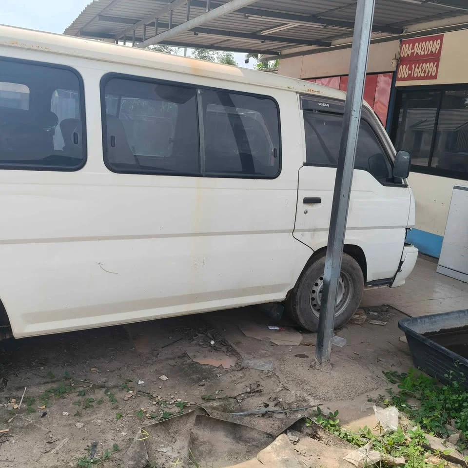 Nissan Urvan IV (E24) 2