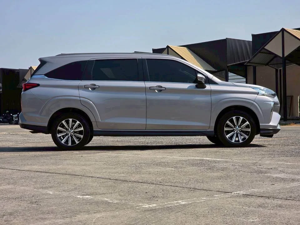 2023 Toyota Veloz III 3