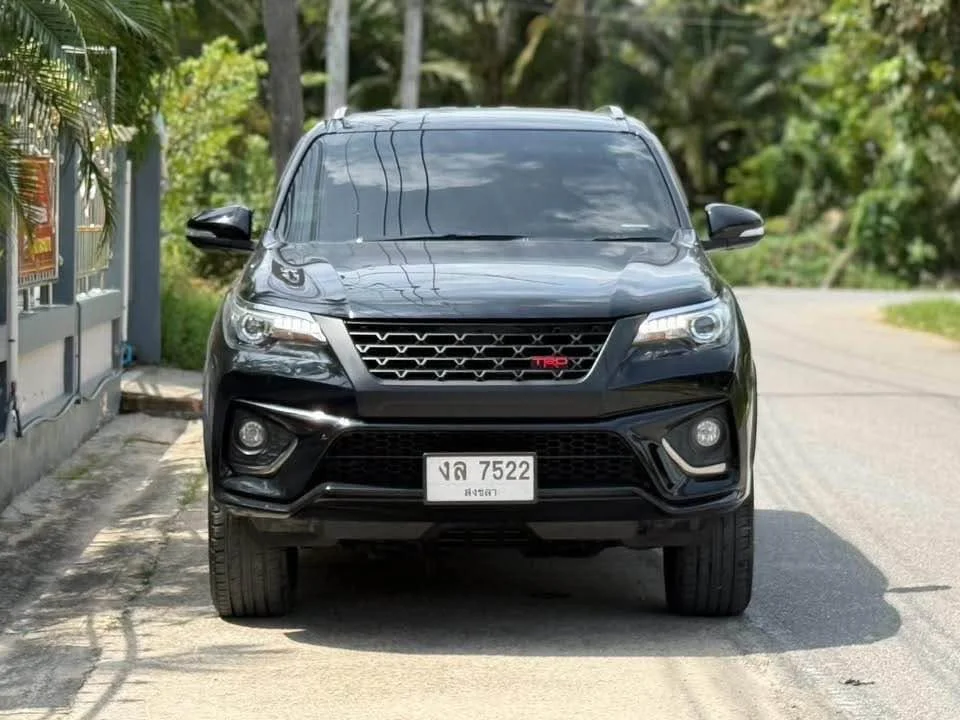 2017 Toyota Fortuner II 3