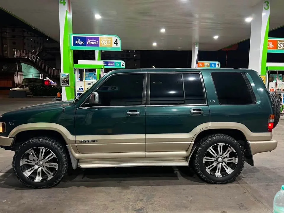 1995 Isuzu Trooper II 3