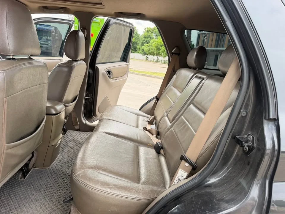2005 Ford Escape I 3