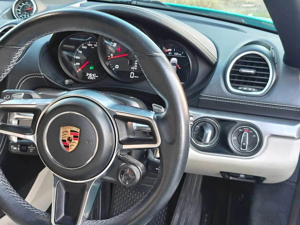 2016 Porsche 718 Boxster and Cayman IV 2