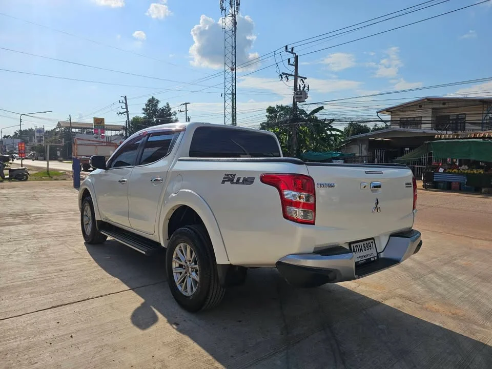 2015 Mitsubishi Triton V 2