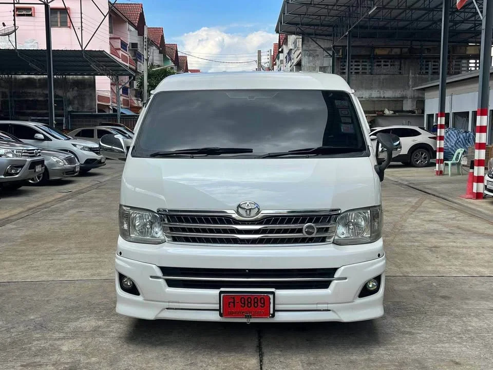 2011 Toyota HiAce V (H200) 2