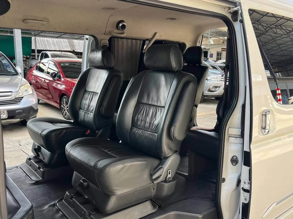 2011 Toyota HiAce V (H200) 3