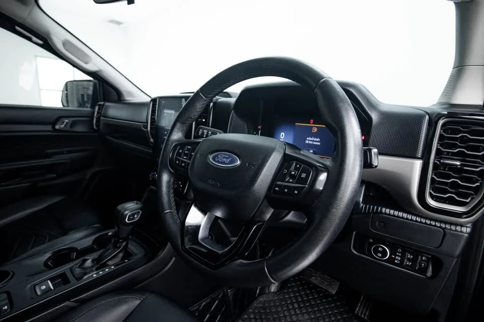 2023 Ford Everest III 2