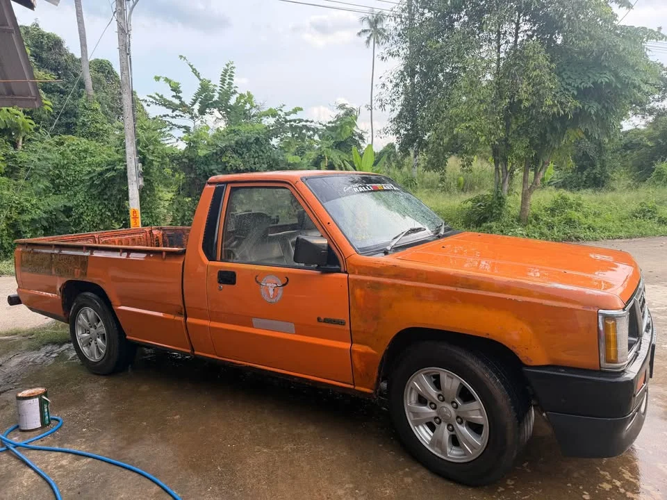 1993 Mitsubishi Triton II 2