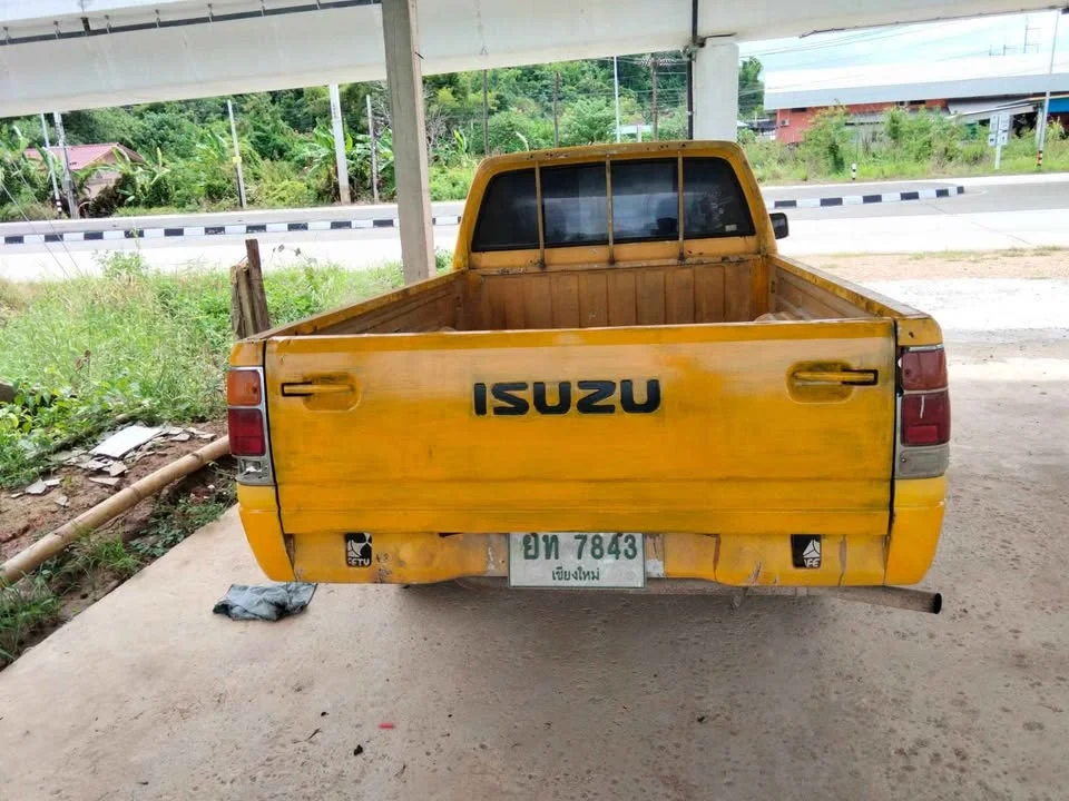 1990 Isuzu TFR III 3