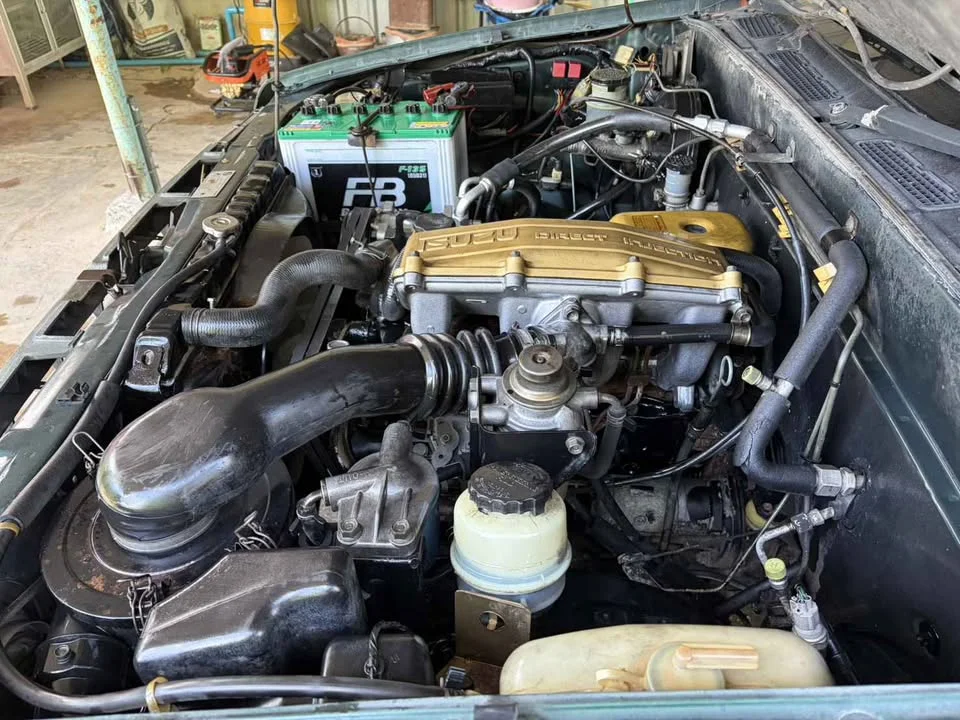 1997 Isuzu TFR III 2