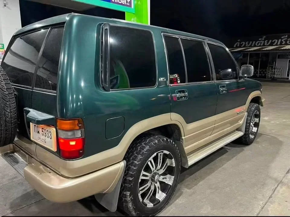 1996 Isuzu Trooper II 2