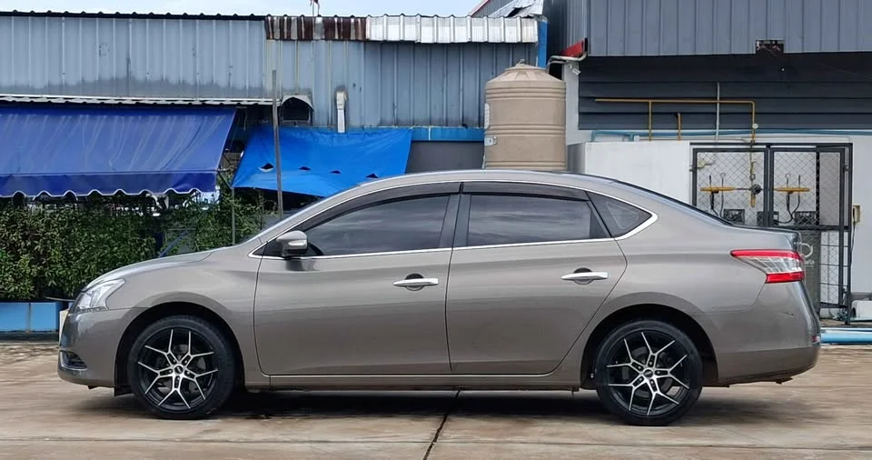 2012 Nissan Sylphy III (B17) 3