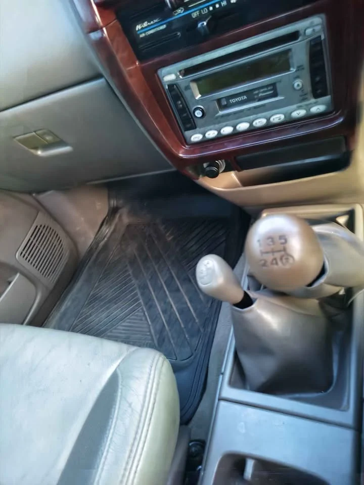 2003 Toyota Hilux Tiger VI 3