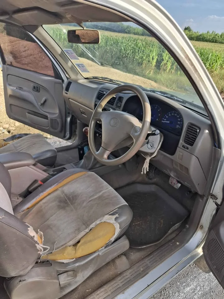 2003 Toyota Hilux Tiger VI 2