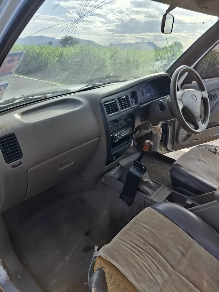 2003 Toyota Hilux Tiger VI 3