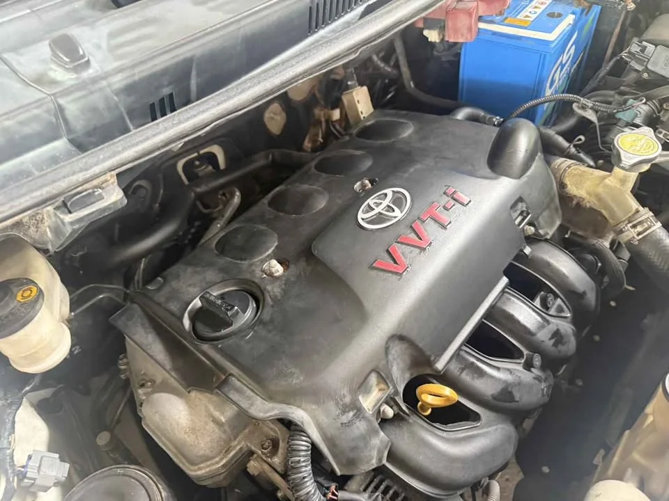 2010 Toyota Yaris II 2