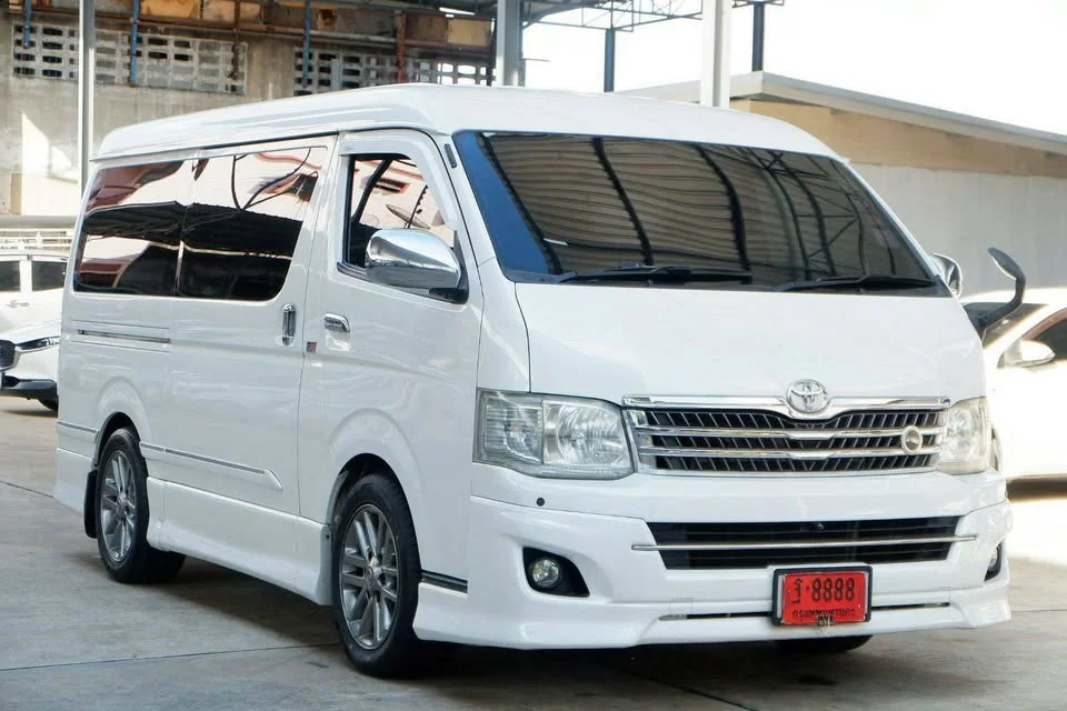 2011 Toyota HiAce V (H200) 3