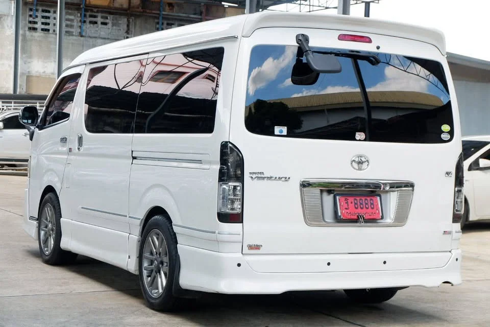 2011 Toyota HiAce V (H200) 2