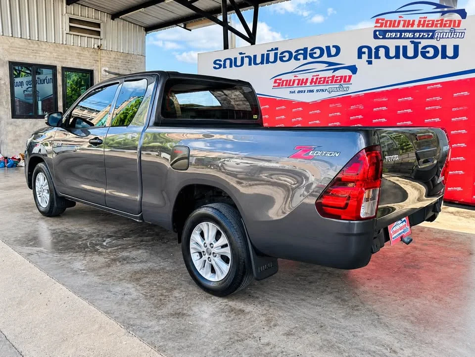 2020 Toyota Hilux VIII 2
