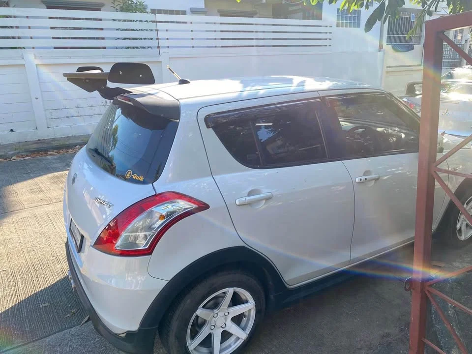 2013 Suzuki Swift II 3