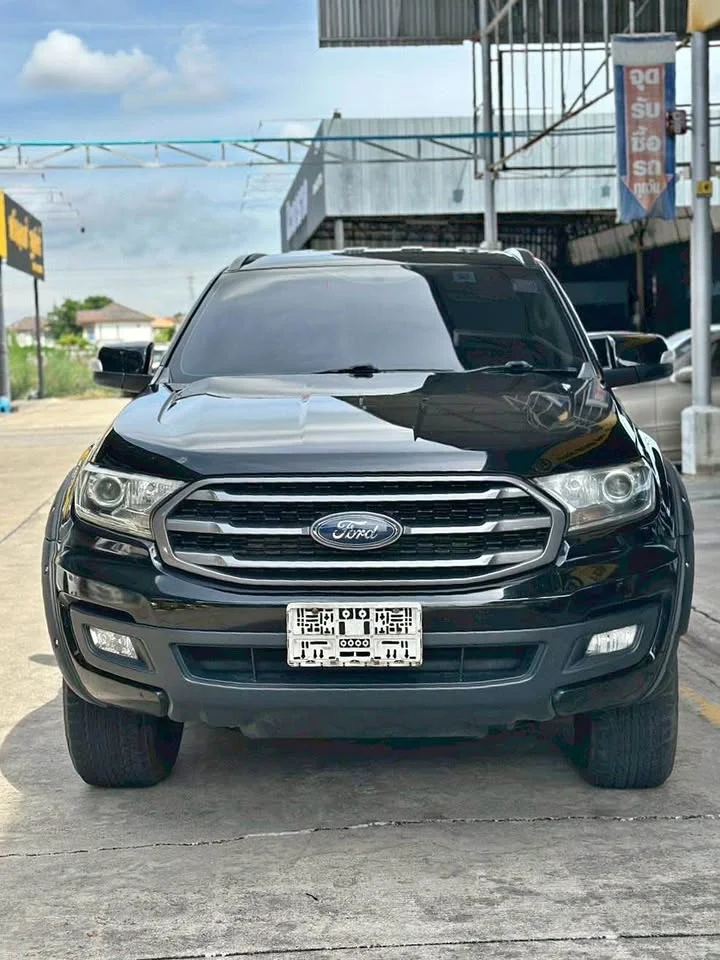 2019 Ford Everest II 2