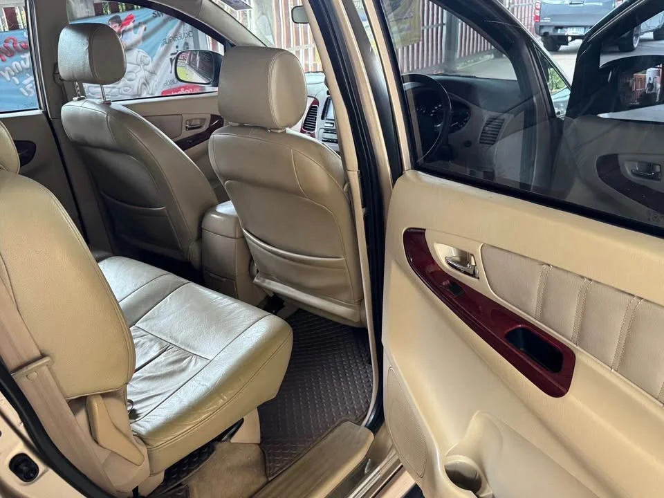 2005 Toyota Innova I 2