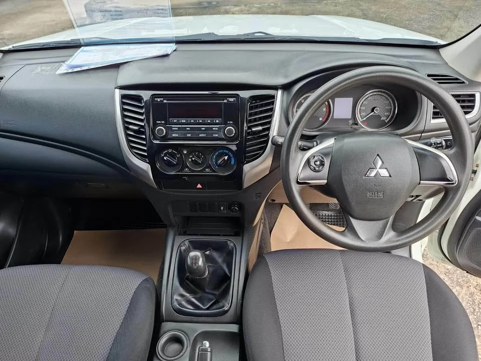 2023 Mitsubishi Triton V 2
