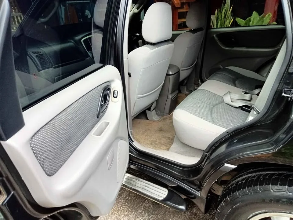 2005 Mazda Tribute I 2