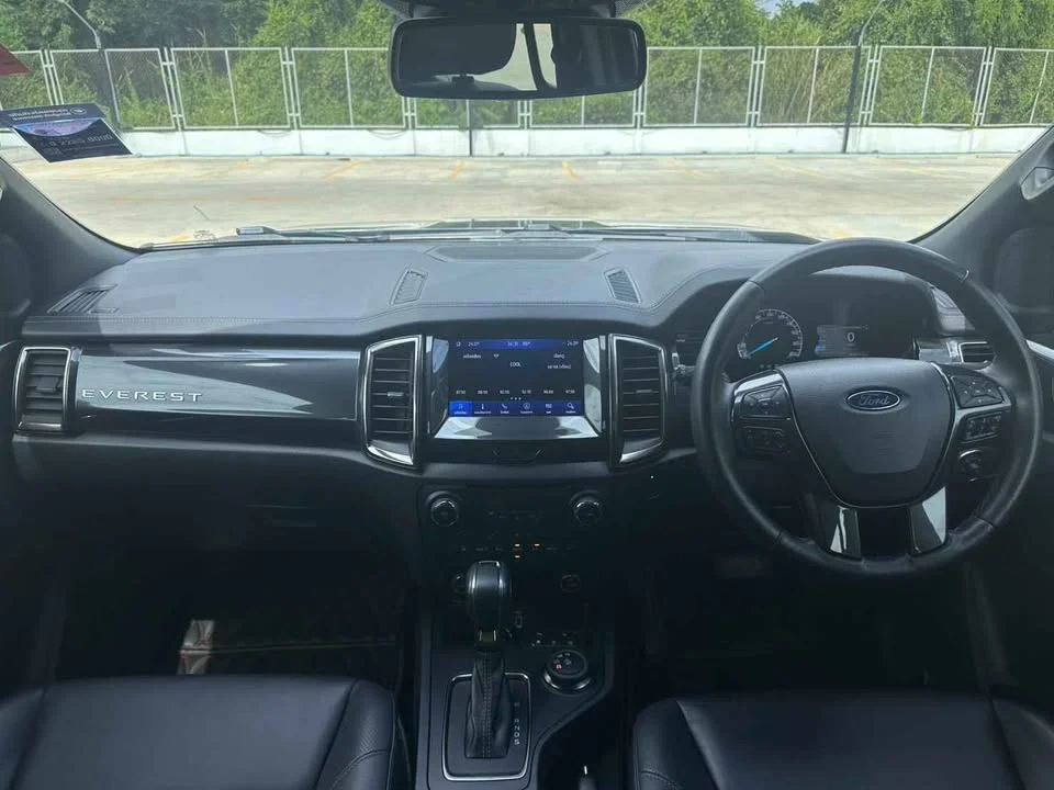 2020 Ford Everest II 2