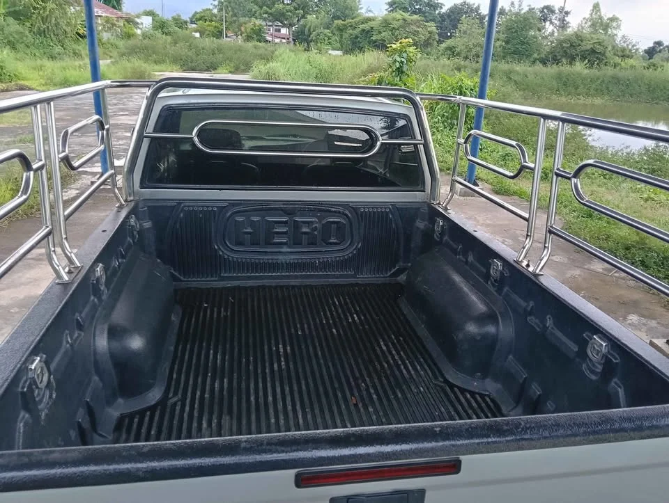 2003 Nissan Frontier I 3