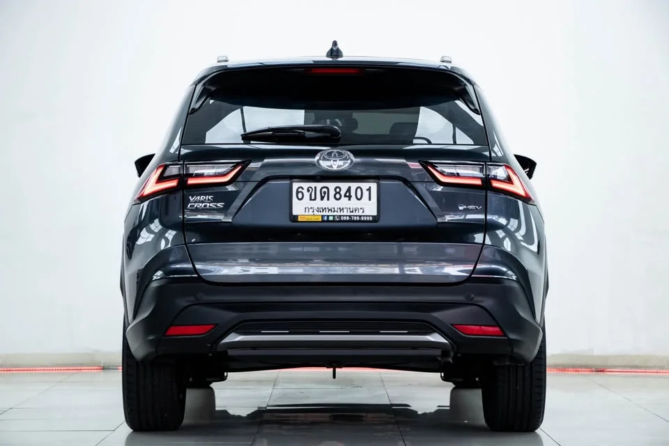 2025 Toyota Yaris Cross AC200 3