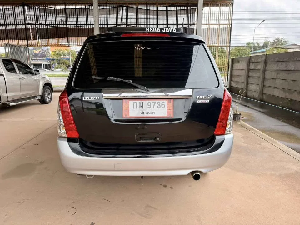 2006 Isuzu MU-7 3