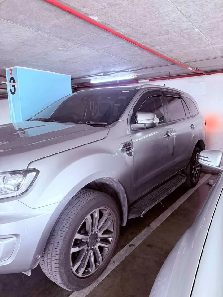 2019 Ford Everest II 2
