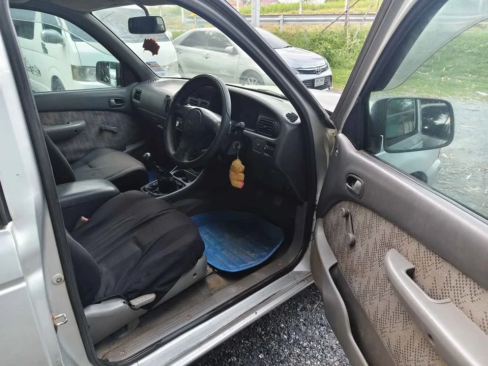 2002 Mazda 2500 Fighter V 3