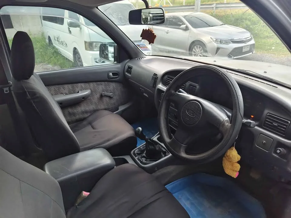 2002 Mazda 2500 Fighter V 2